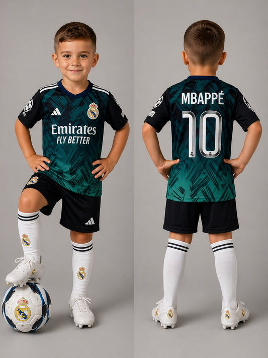 Dečiji dres Mbappe Real Madrid (komplet dres+šorc)